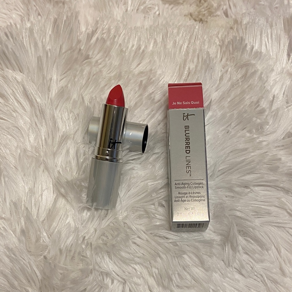 IT Cosmetics Blurred Lines Lipstick - Vibrant Pink Je Ne Sais Quoi